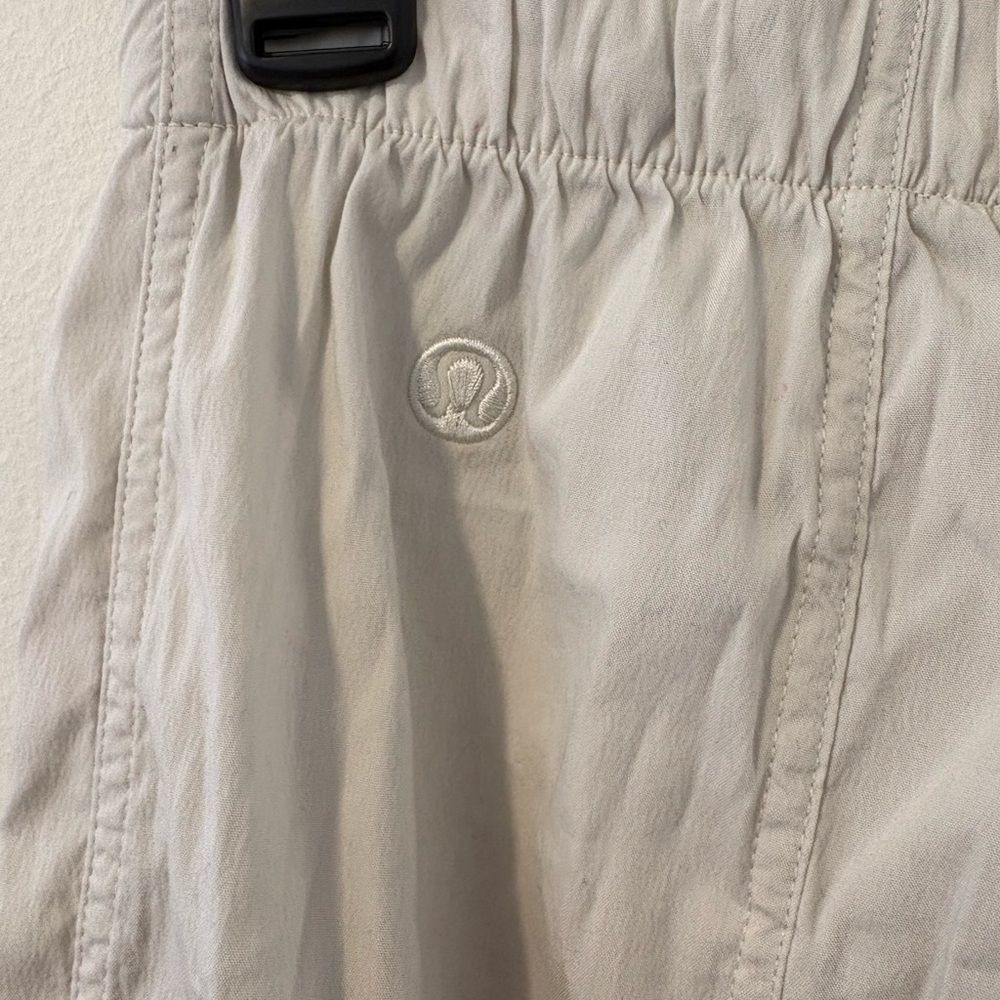 Lululemon Lightweight Adjustable Mid-Rise Cargo Pant Small Bone - Picture 5 of 5